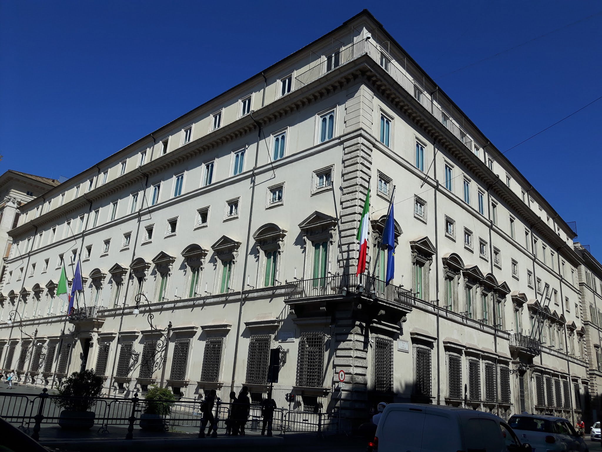 Ministro Foti su nuovo QFP, "coesione e agricoltura restano pilastri irrinunciabili" Ministro Foti su nuovo QFP, "coesione e agricoltura restano pilastri irrinunciabili"