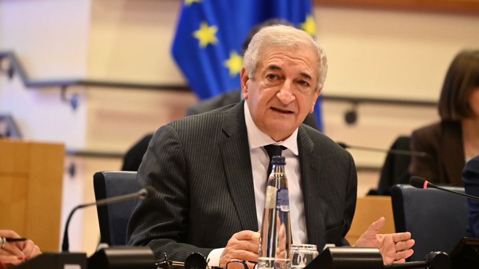 Ministro Foti: Europa segue la linea Meloni, difesa dei confini e rimpatri effettivi
